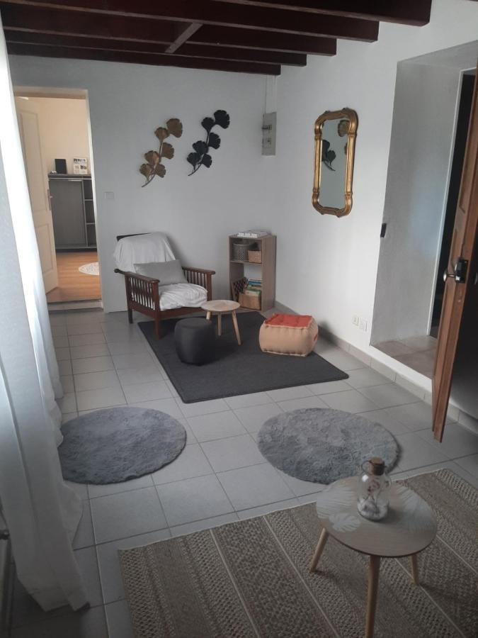 Gite A La Campagne Avec Piscine Biziat Bagian luar foto