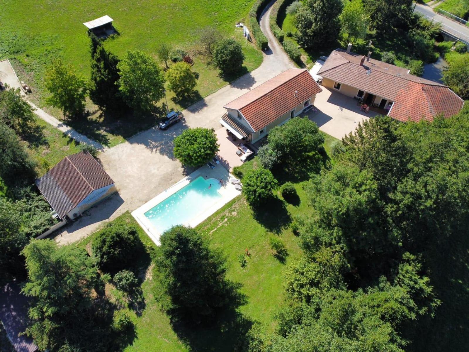 Gite A La Campagne Avec Piscine Biziat Bagian luar foto